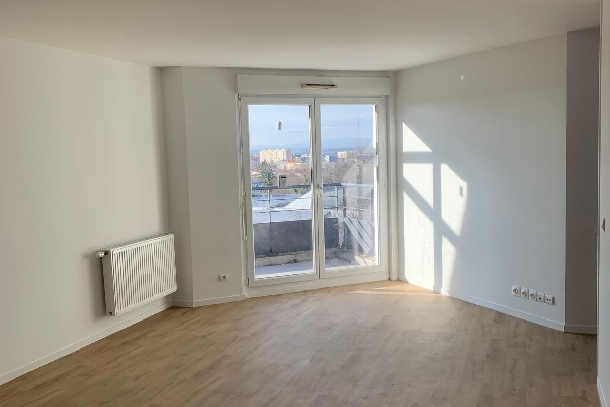 T3 de 70 m² à Saint-Priest au prix de vente de 156 000 €